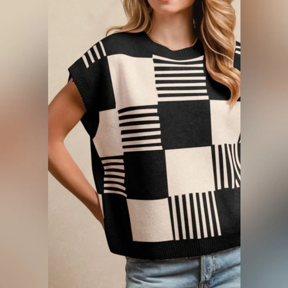 BiBi Checkered With Stripes Pattern Sleeveless Sweater🆕 - Picture 2 of 3